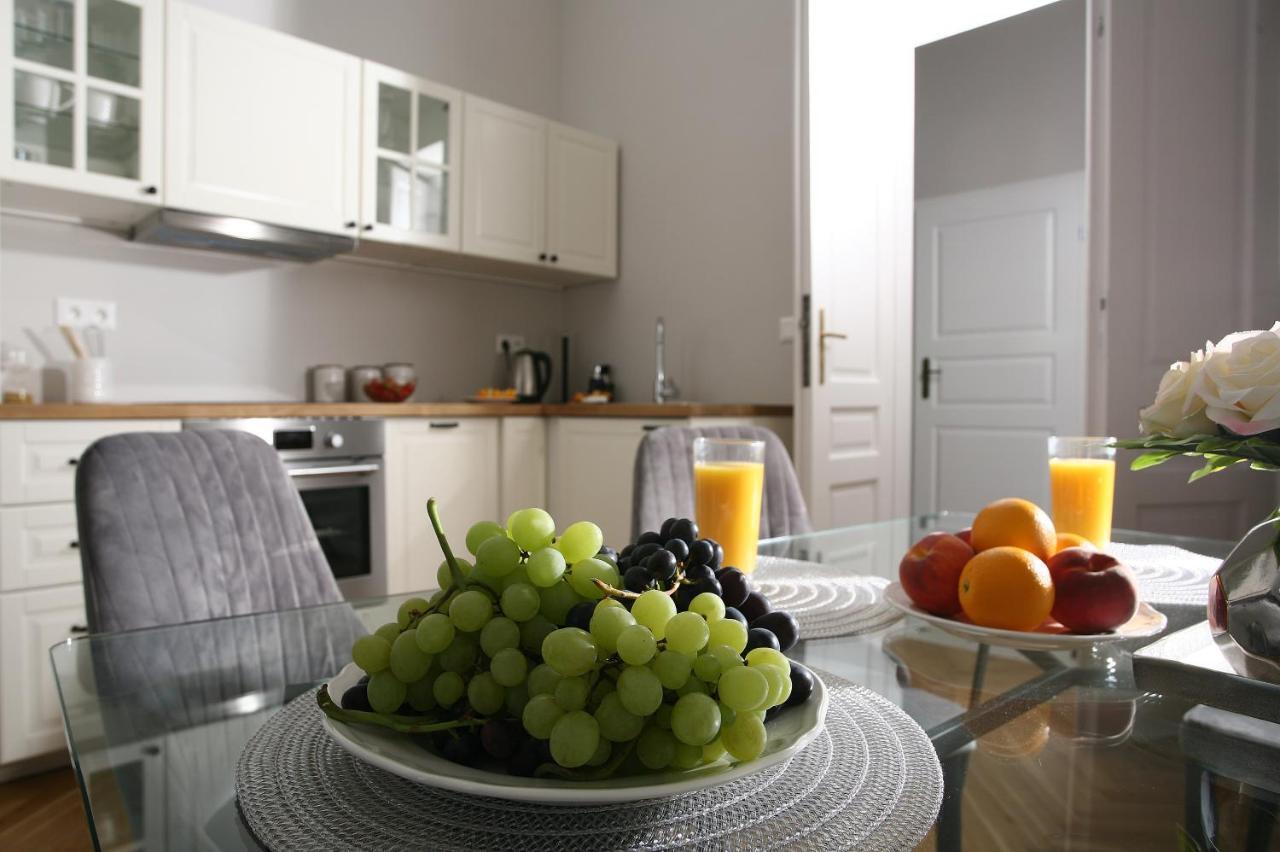 Gem Apartment By Castle Krakow Bagian luar foto